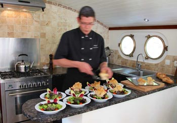 Barge Enchante Cuisine